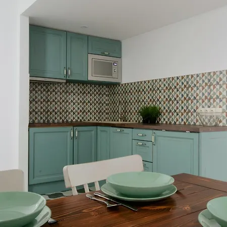 Standard By Hi5 - Wesselenyi 8