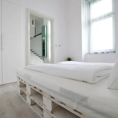 Standard By Hi5 - Wesselenyi 8 Budapest