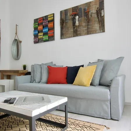 Standard By Hi5 - Wesselenyi 8 *